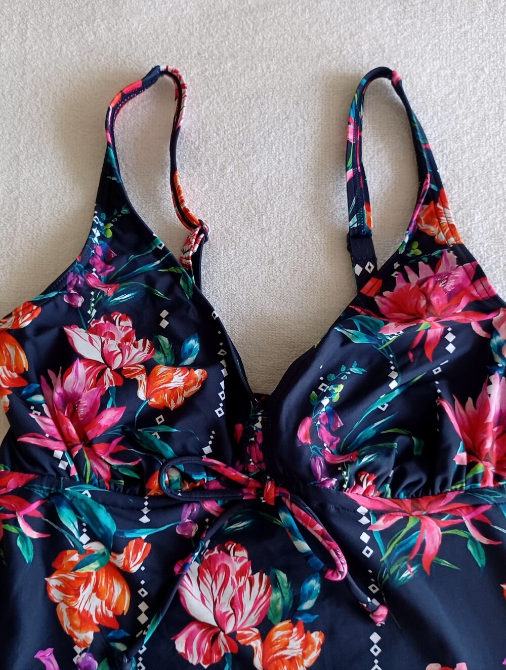 VENUS Sunseeker Floral Drop Tankini Swim Top, size 6 - Picture 9 of 16